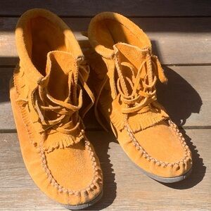 Brown Suede Moccasin Booties Size Large Z